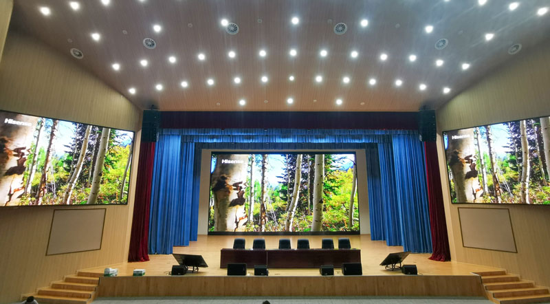 成都鷹皇科技承建成都市第二十中學(xué)多功能廳舞臺(tái)燈光、音響、LED顯示屏及會(huì)議系統(tǒng)工程